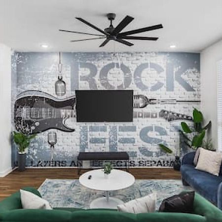 Spacious Home With Large Patio Rooftop Deck And Garage แนชวิลล์ ภายนอก รูปภาพ