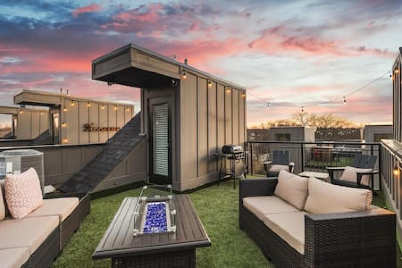 Spacious Home With Large Patio Rooftop Deck And Garage แนชวิลล์ ภายนอก รูปภาพ